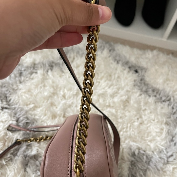 Gucci GG MARMONT SMALL MATELASSÉ SHOULDER BAG - Picture 6 of 9
